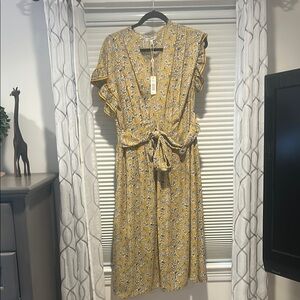 Nwt Max Studio Yellow and White Flutter Sleeve dress size large